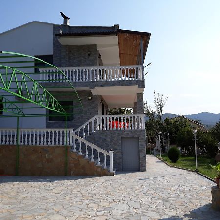Guest House Xhuljon Berat Esterno foto