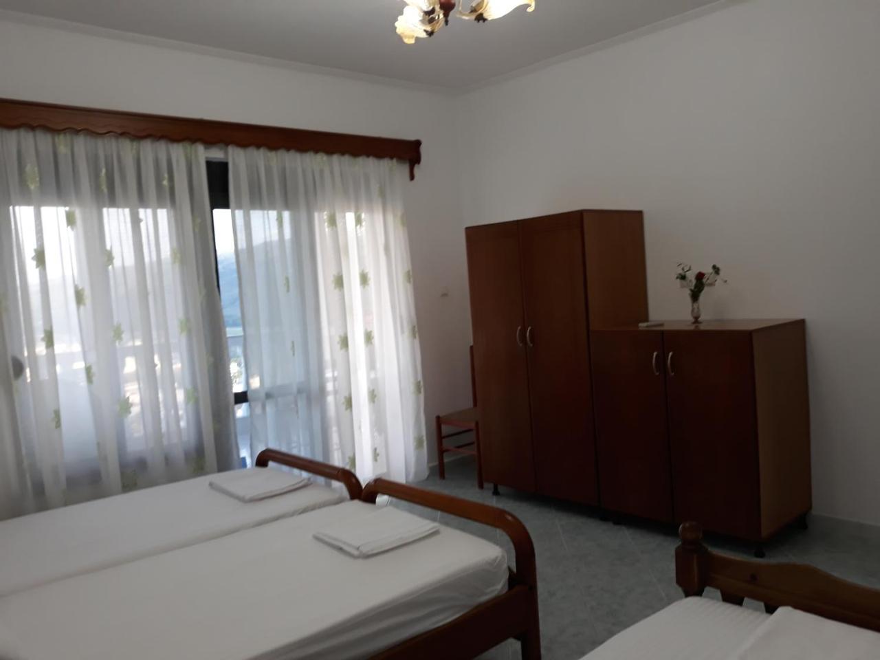Guest House Xhuljon Berat Esterno foto