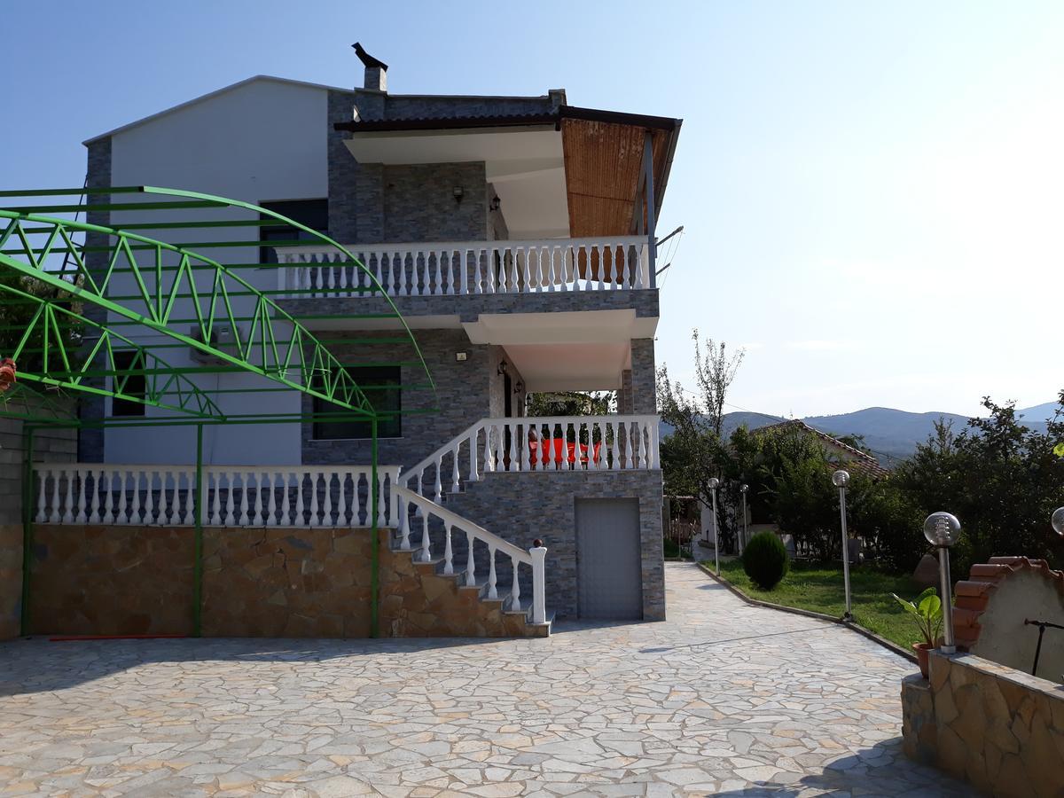 Guest House Xhuljon Berat Esterno foto