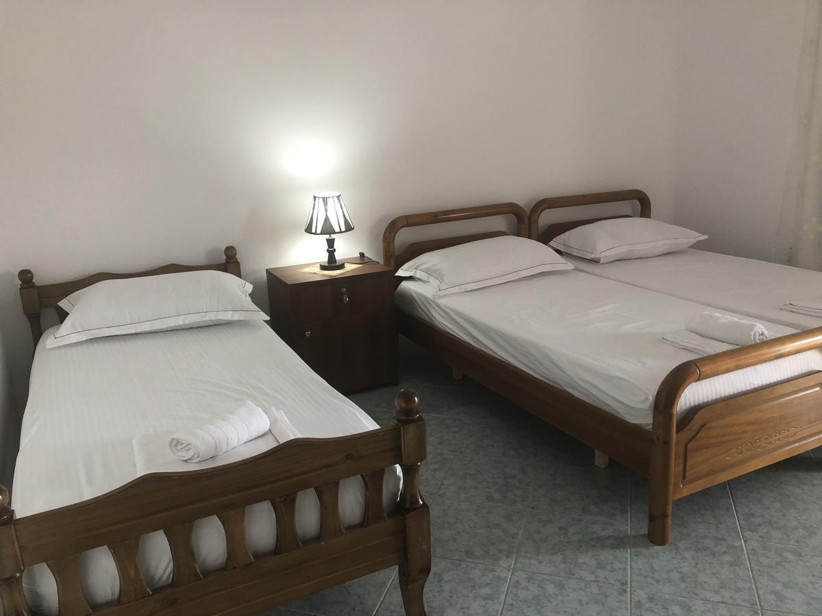 Guest House Xhuljon Berat Esterno foto